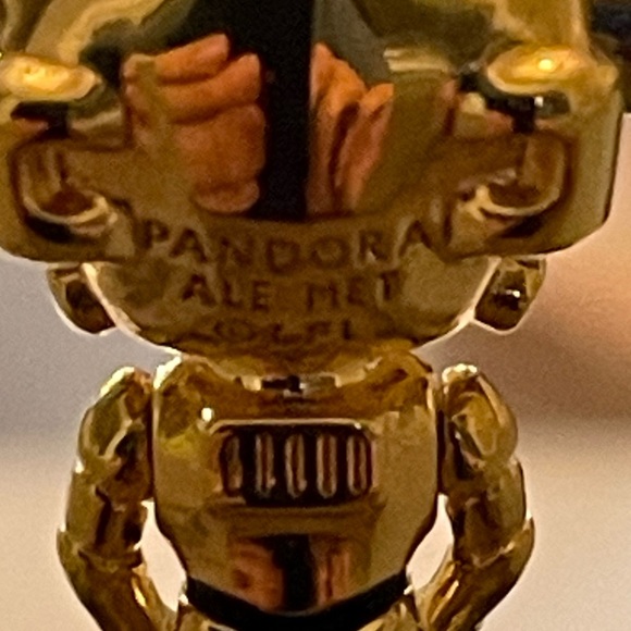 NIB Authentic Disney x Pandora Star Wars C-3PO Droid charm - Picture 4 of 5